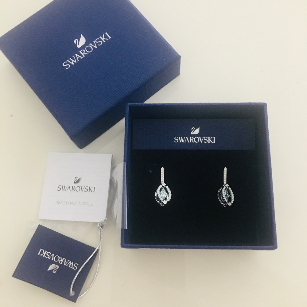 $194 Swarovski Silver tone Blue and clear Crystals Pe Marq Earrings
